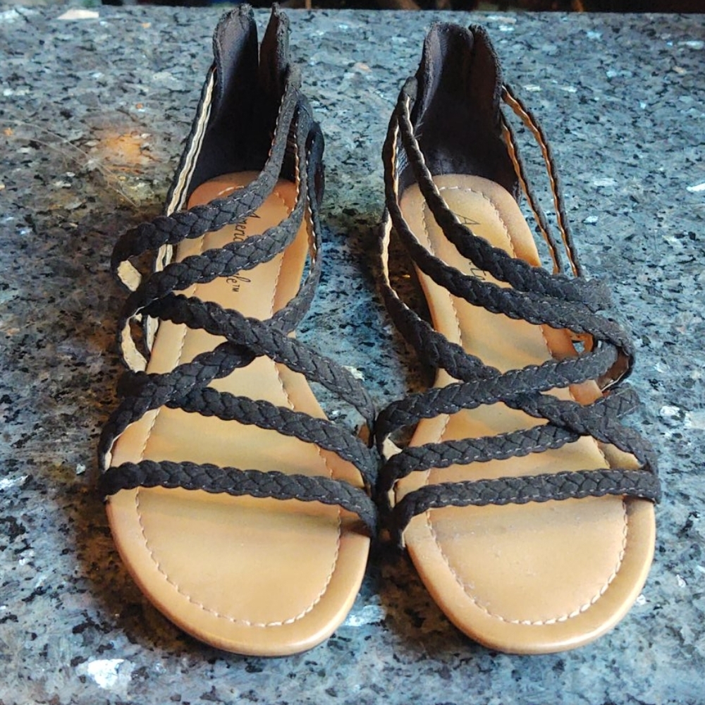 American eagle sandals size 7.5 women